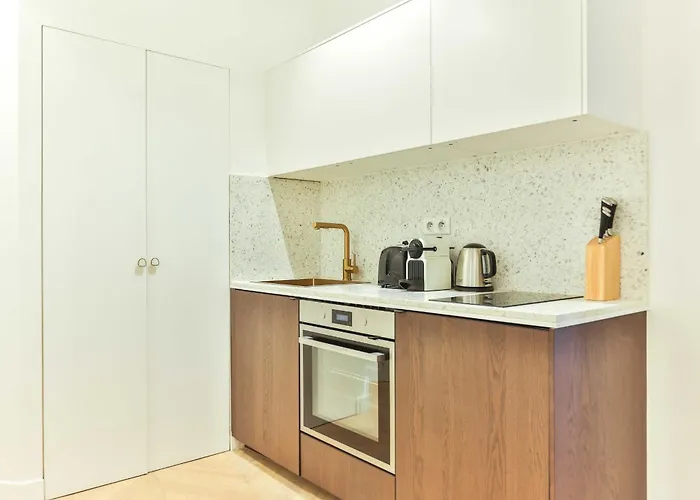 Charming 2Br - 6P - Eiffel Tower